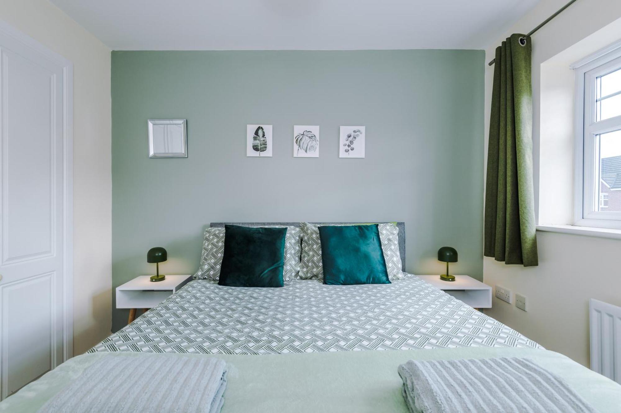 فيلا Modern Semi Detached In A Quiet Location, Driveway Parking Ewloe المظهر الخارجي الصورة
