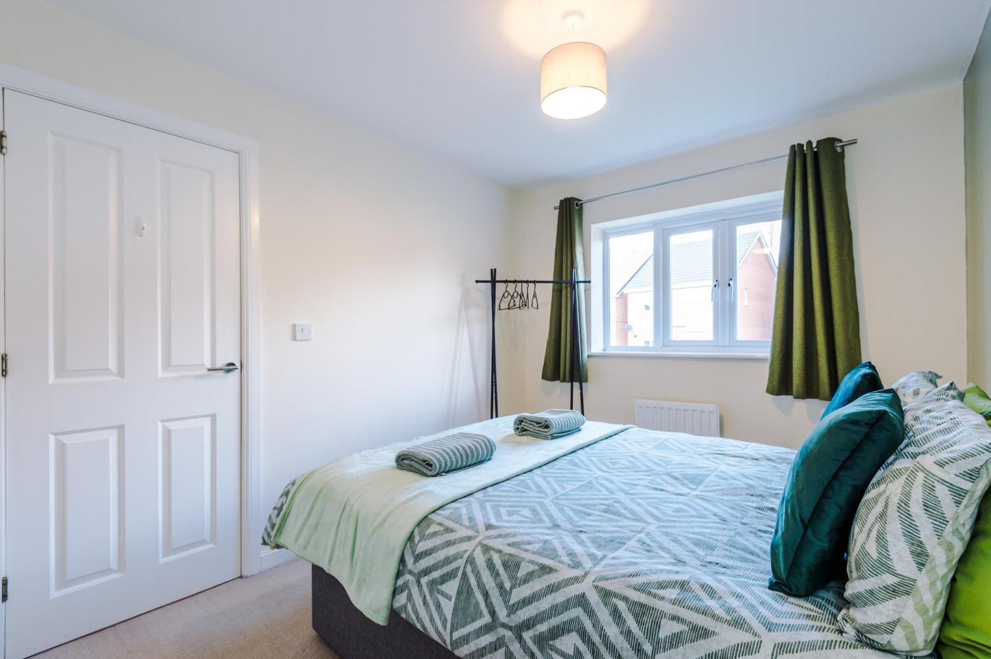 فيلا Modern Semi Detached In A Quiet Location, Driveway Parking Ewloe المظهر الخارجي الصورة