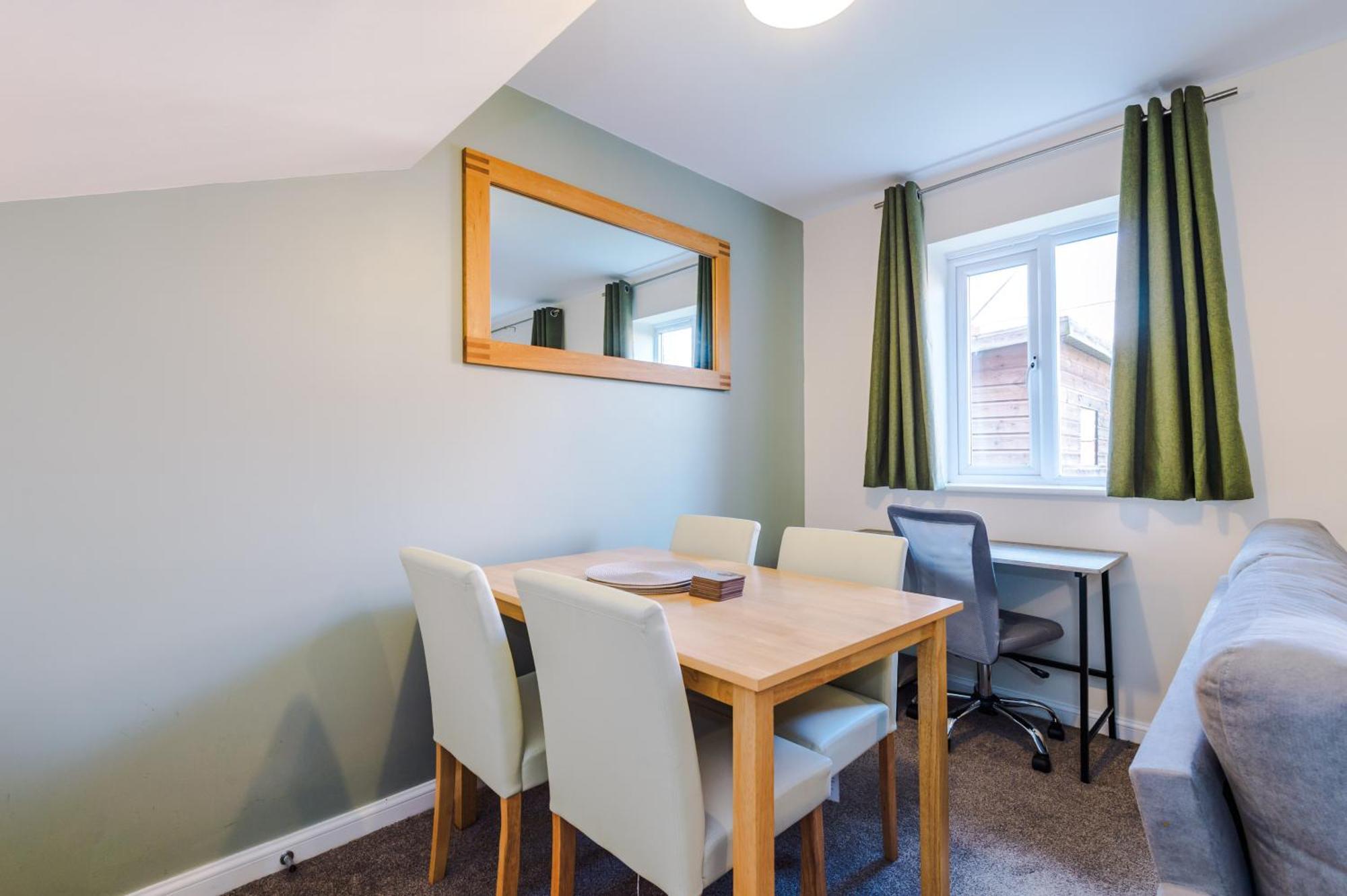 فيلا Modern Semi Detached In A Quiet Location, Driveway Parking Ewloe المظهر الخارجي الصورة