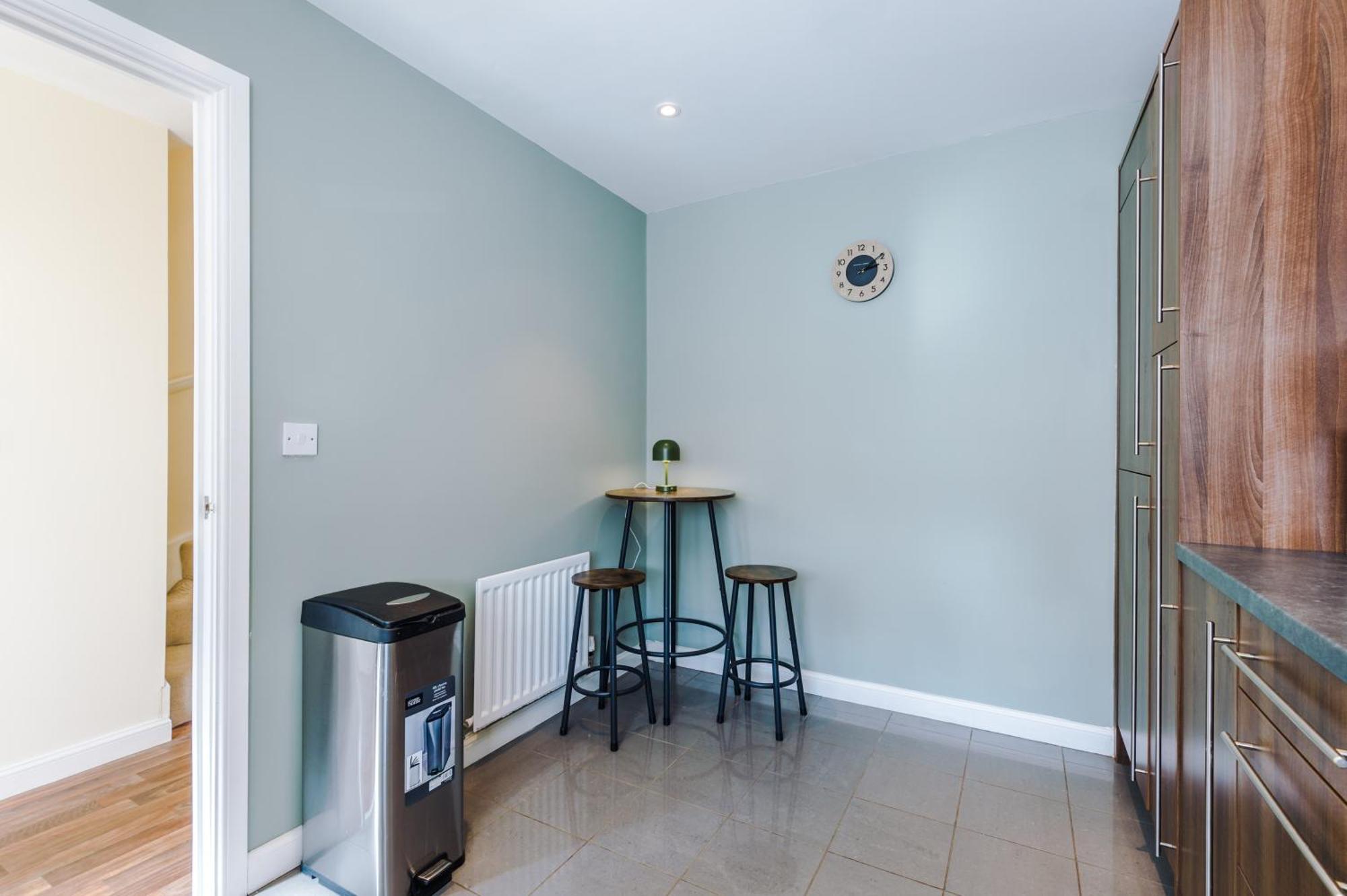 فيلا Modern Semi Detached In A Quiet Location, Driveway Parking Ewloe المظهر الخارجي الصورة
