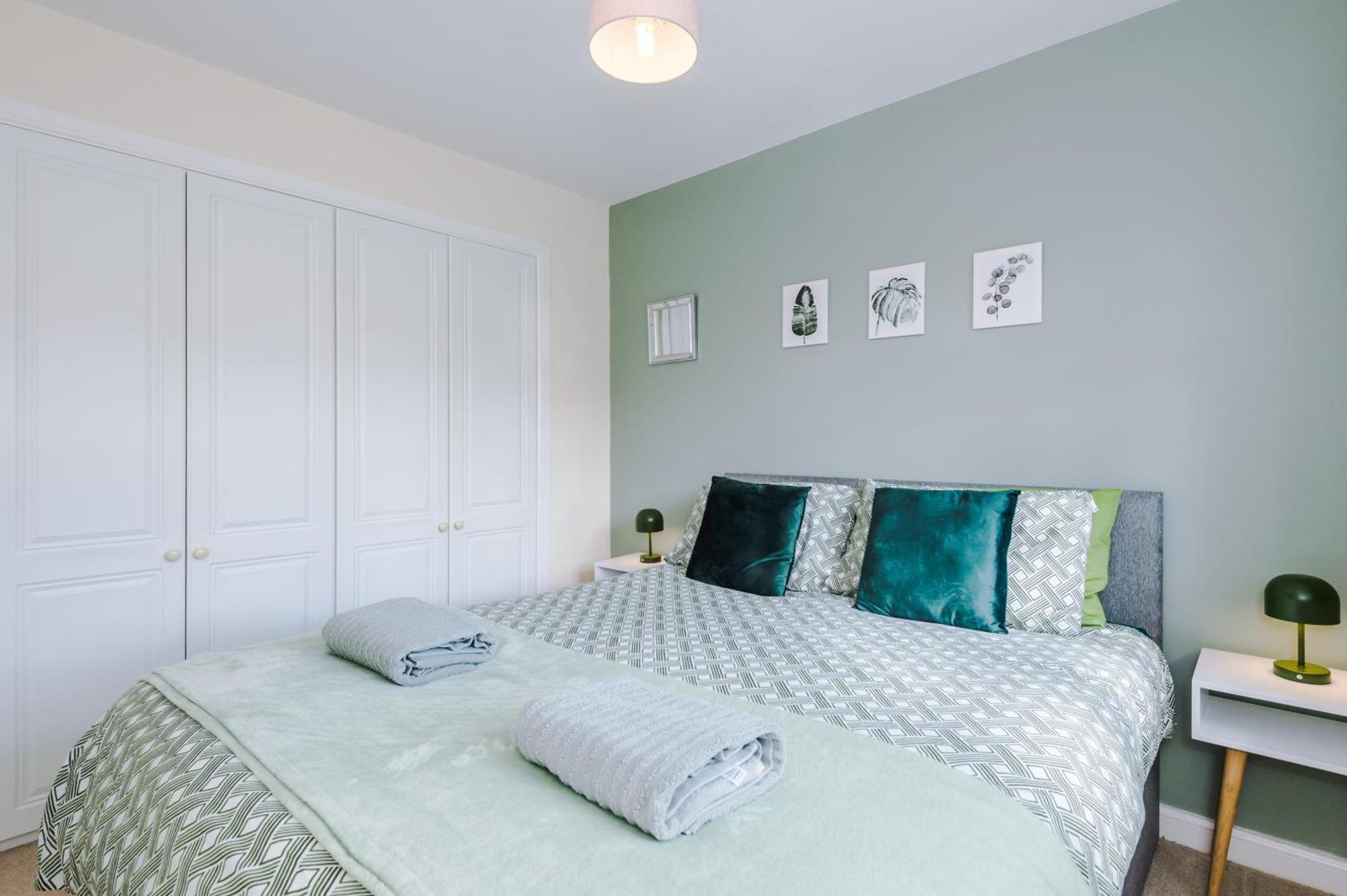 فيلا Modern Semi Detached In A Quiet Location, Driveway Parking Ewloe المظهر الخارجي الصورة